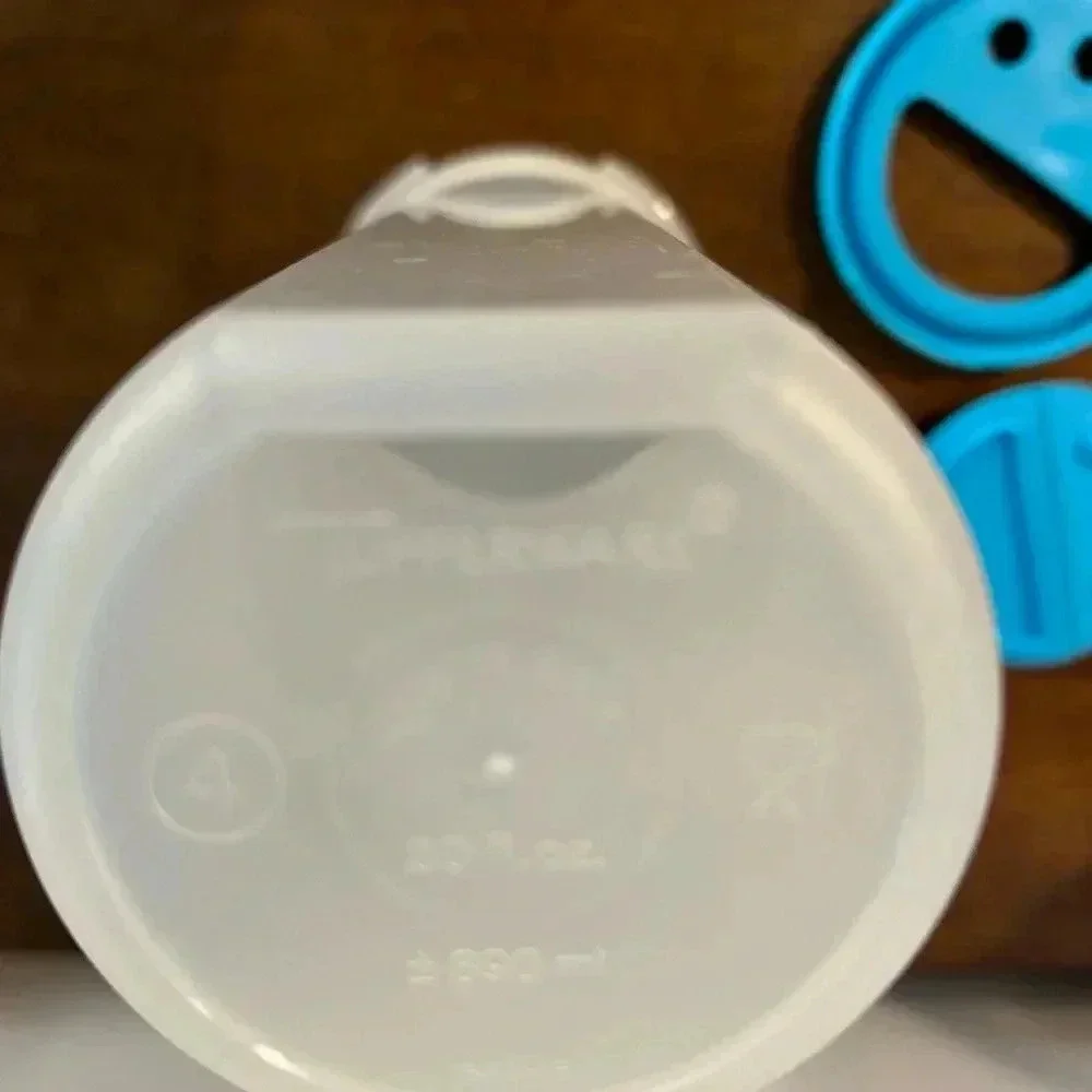 VTG Tupperware Modular Mates Round #4,30 Oz With Blue Shake & Spoon Out Seal EUC